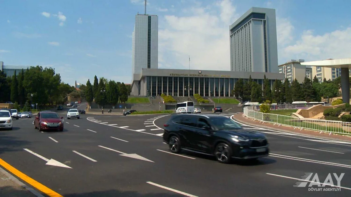 Bakının Mehdi Hüseyn və Teymur Elçin küçələrində təmir yekunlaşıb