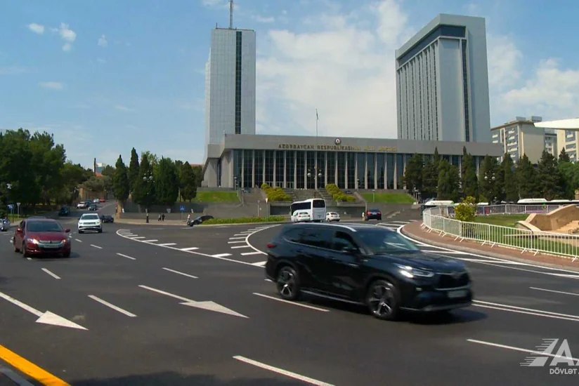 Bakının Mehdi Hüseyn və Teymur Elçin küçələrində təmir yekunlaşıb