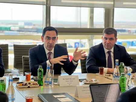 Bakı Limanı və Çinin COSCO şirkəti Orta Dəhliz boyu konteyner daşımalarının inkişafını müzakirə ediblər