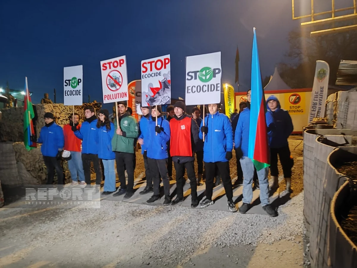 Акция протеста на дороге Ханкенди-Лачын с продолжается и в ночные часы