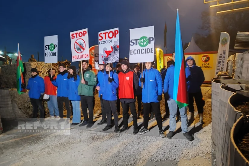 Акция протеста на дороге Ханкенди-Лачын с продолжается и в ночные часы