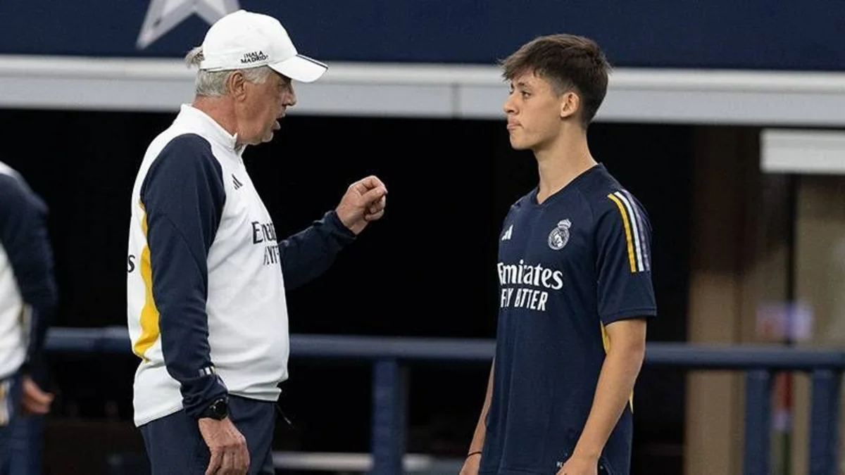 Realın baş məşqçisi türkiyəli futbolçunu tərifləyib