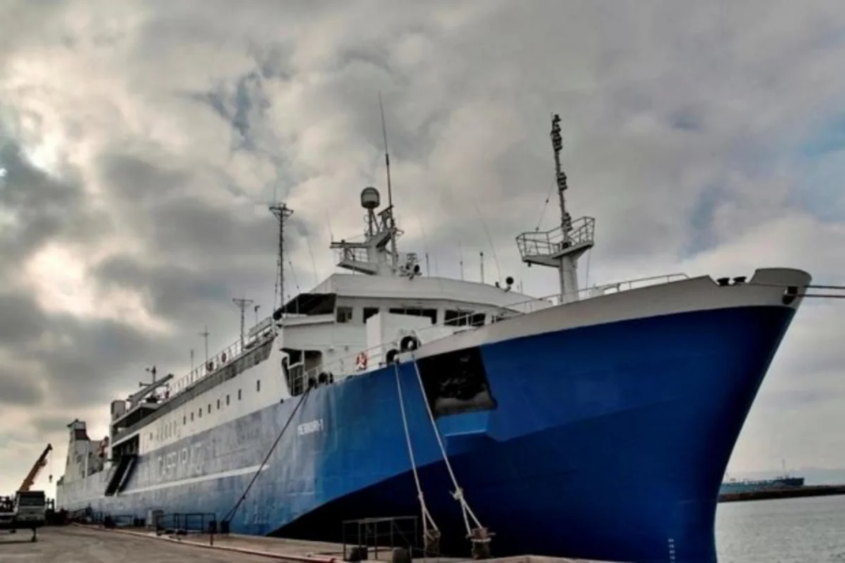 Caspian storm alert: ASCO ships anchored for safety