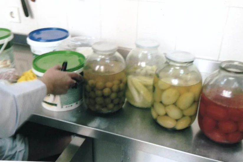 ​Perfetto restoranında verilən yeməklərdə insan orqanizminə təhlükəli mikroorqanizmlər və bakteriyalar aşkar edilib