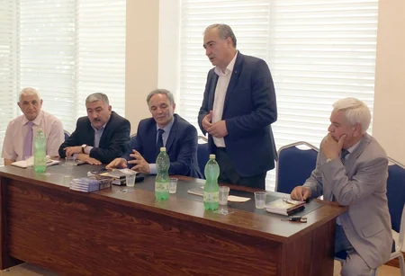 Əflatun Amaşov Marneulidəki Azərbaycanlıların Mədəniyyət Mərkəzində olub
