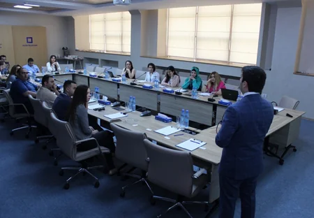 KİV nümayəndələri AzInTelecom”un Data Mərkəzi ilə tanış olub