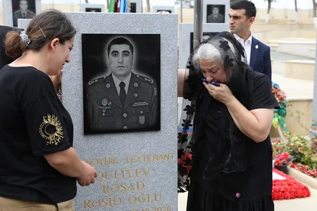Dini konfessiyaların rəhbərləri Polad Həşimovun və İlqar Mirzəyevin məzarını ziyarət edib - VİDEO