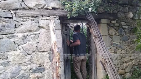 29 il sonra Laçına qayıdan ailənin sevinci - VİDEO