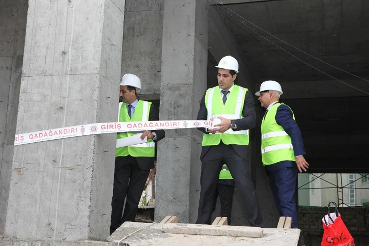 Azərbaycanda nazirlik tikinti şirkətində işləri məcburi qaydada dayandırıb