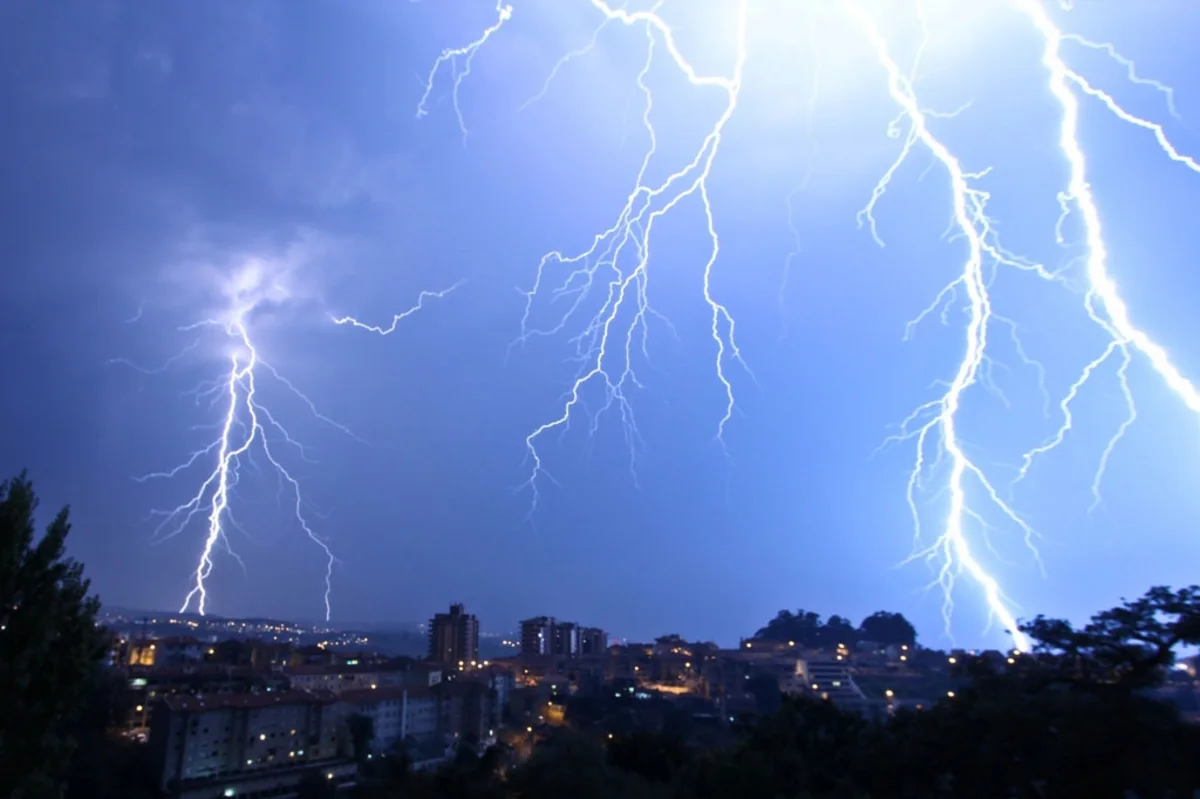 Gəncədə 26 yaşlı oğlanı ildırım vuraraq öldürüb