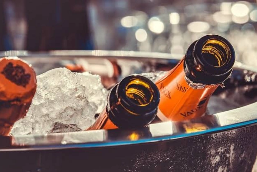 İstanbulda saxta spirtli içkidən ölən Özbəkistan vətəndaşlarının sayı 23-ə çatıb