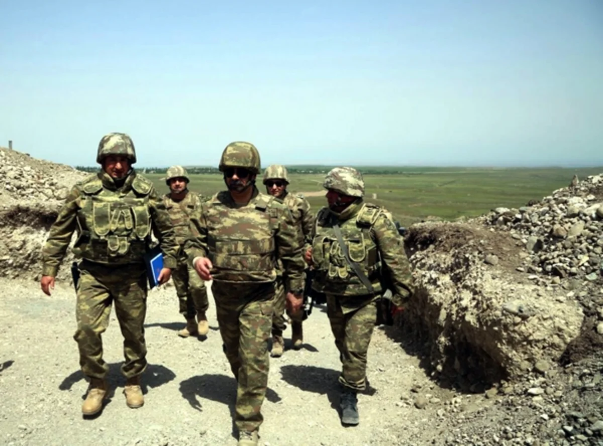 Azərbaycanın müdafiə naziri ön xətdə olub