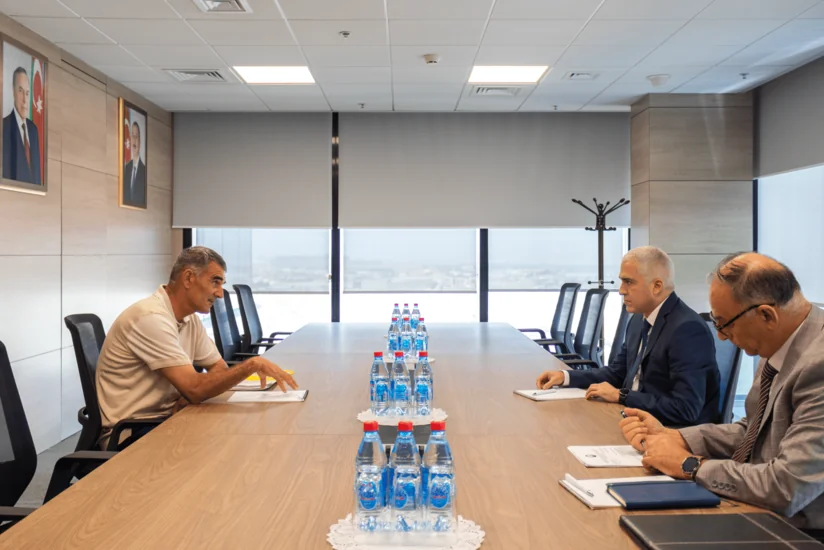 Enerji Məsələlərini Tənzimləmə Agentliyinin sədri vətəndaşı qəbul edib