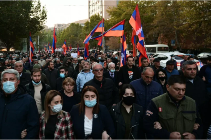 В Ереване протестующие собрались у здания суда