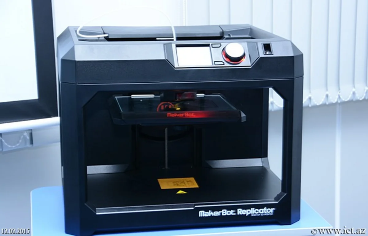 AMEA İnstitutunda 3D printer nümayiş olunub