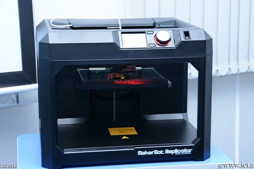 AMEA İnstitutunda 3D printer nümayiş olunub