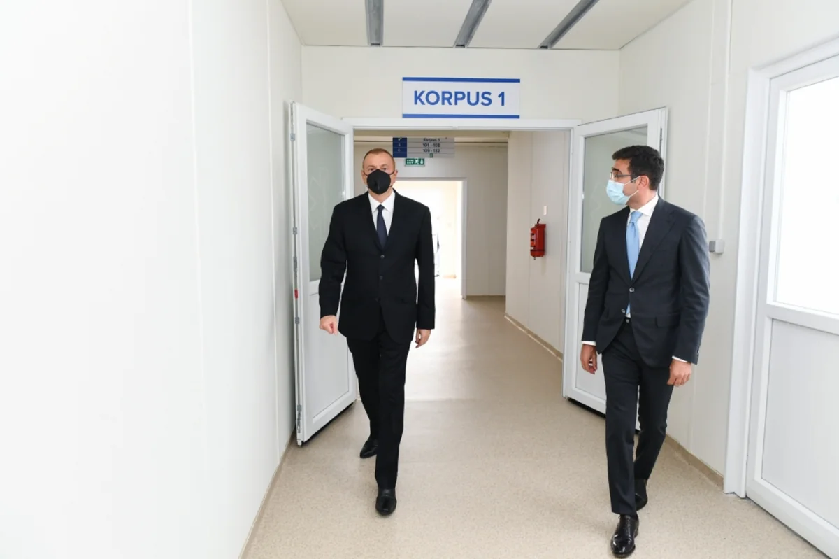 Prezident İlham Əliyev Şəkidə modul tipli xəstəxanada yaradılan şəraitlə tanış olub