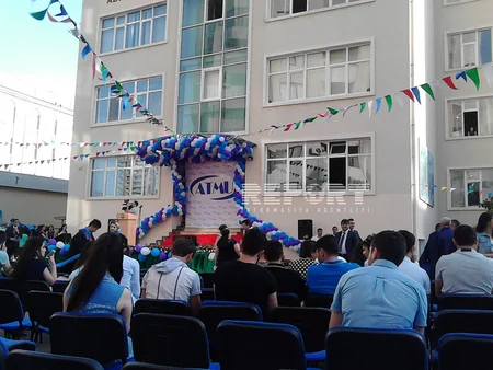 ​ATMU-da məzunların buraxılış mərasimi keçirilib
