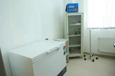Bakının 48 tibb müəssisəsində vaksinlərin saxlanılması üçün yeni avadanlıqlar qurulub