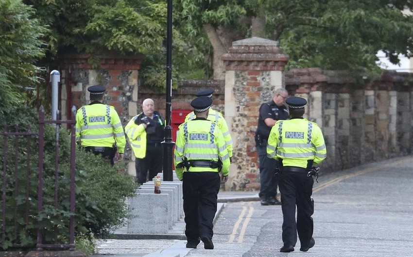 Britaniyada törədilən hücum terror aktı kimi qiymətləndirilir, saxlanılan var