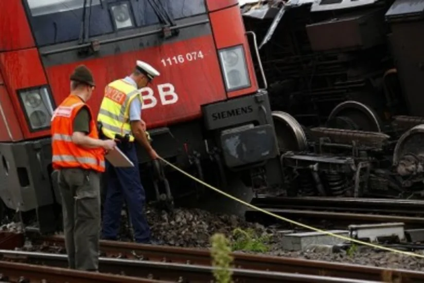 ​Поезд столкнулся с грузовиком в Челябинской области, есть пострадавшие