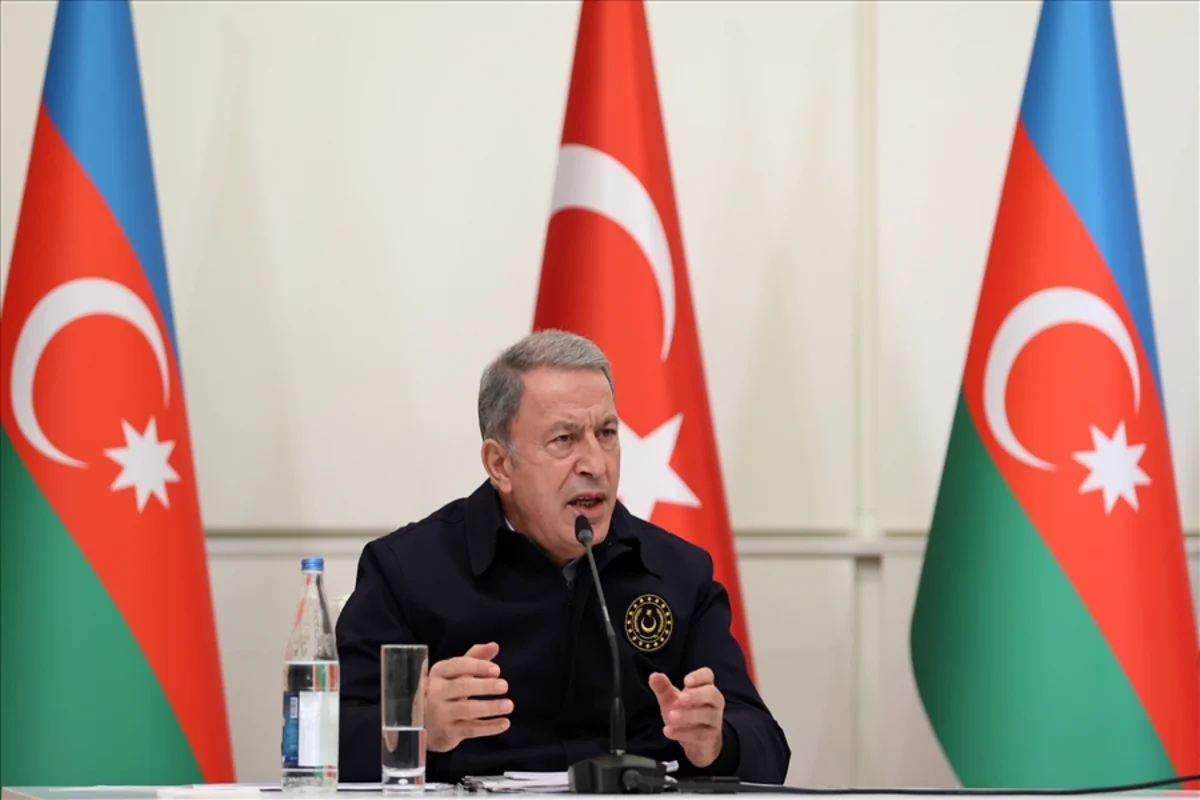 Hulusi Akar Azərbaycan Ordusunun şəhid baş leytenantından danışan zaman kövrəlib