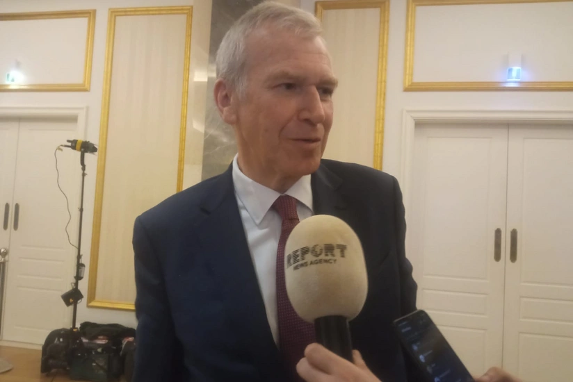 Problems should be solved to ensure peace between Azerbaijan and Armenia,  ex-PM of Belgium says