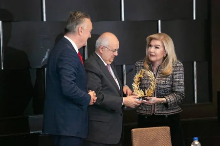 Nizami Gəncəvi Beynəlxlaq Mərkəzi beynəlxalq mükafata layiq görülüb