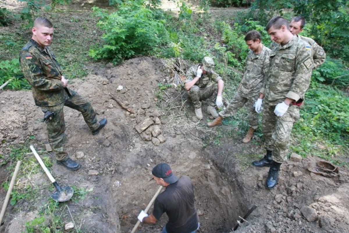 В Украине перезахоронили останки солдат ВОВ