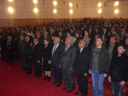 Aprel şəhidinə həsr olunmuş Daş heykəlin nağılı kitabının təqdimat mərasimi keçirilib