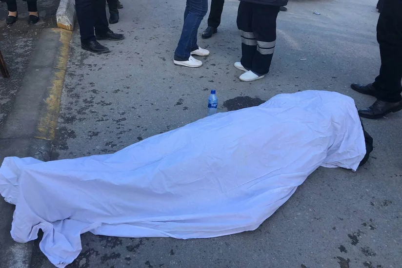 Sumqayıtda yolda kişi meyiti tapılıb - FOTO