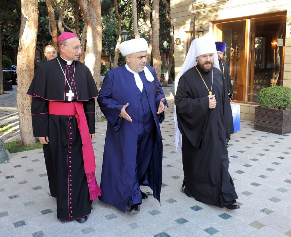 Allahşükür Paşazadə: Avropada miqrantları müsəlmanlara və qeyri-müsəlmanlara bölürlər