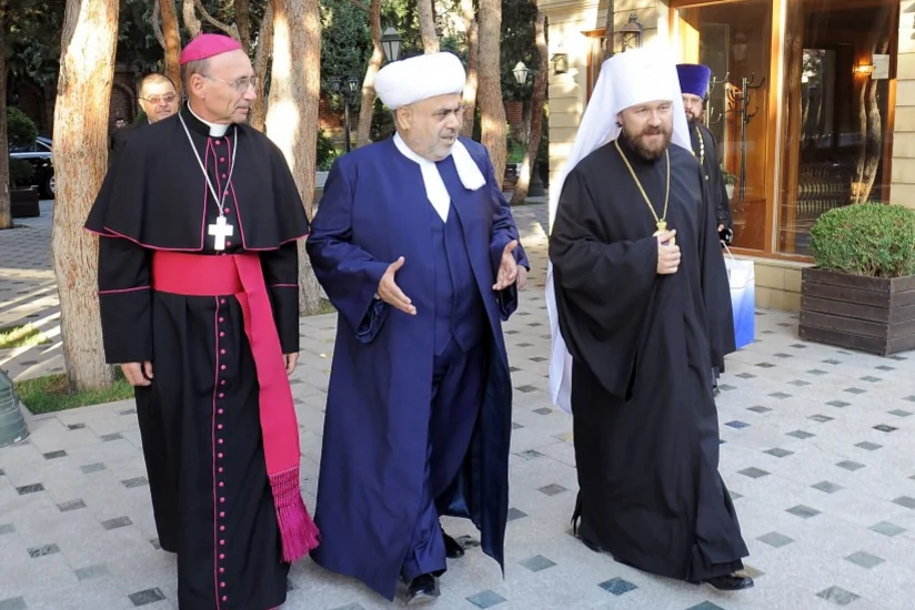 Allahşükür Paşazadə: Avropada miqrantları müsəlmanlara və qeyri-müsəlmanlara bölürlər