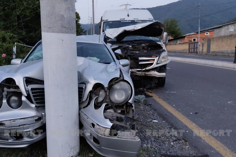 Qaxda mikroavtobus qəzaya uğrayıb, 5 nəfər xəsarət alıb