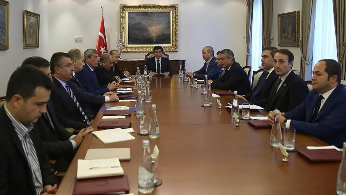 Премьер Турции созвал заседание по безопасности