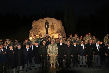 Zəfər Günü ərəfəsində türkiyəli qazilər Bakıya səfər edib