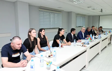 Azərbaycan Voleybol Federasiyasının rəhbərliyi qadınlardan ibarət millinin üzvləri ilə görüşüb