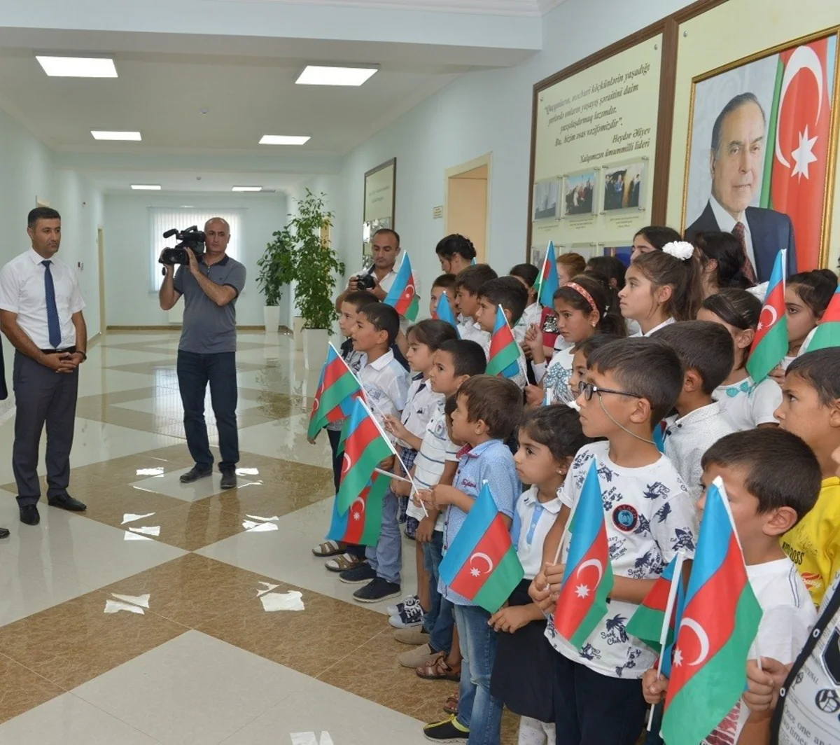 Dövlət Komitəsinin əməkdaşları Cocuq Mərcanlıda sakinlərlə görüşüblər