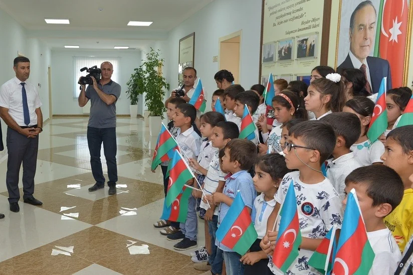 Dövlət Komitəsinin əməkdaşları Cocuq Mərcanlıda sakinlərlə görüşüblər