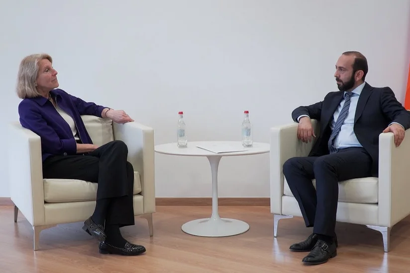 Мирзоян и Донфрид обсудили процесс нормализации отношений между Ереваном и Баку