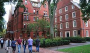 СМИ: Администрация Трампа усиливает давление на университеты США