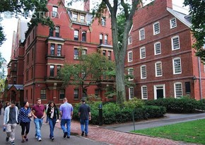 СМИ: Администрация Трампа усиливает давление на университеты США