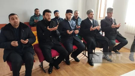 Azərbaycanda bir qrup din xadimi İrandakı səfirliyimizdə törədilmiş terror aktı ilə bağlı etiraz bəyanatı qəbul ediblər