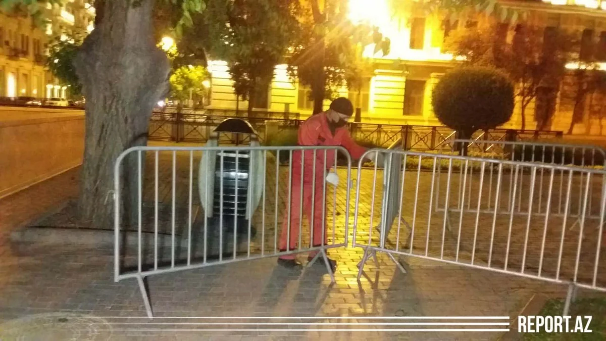 Bulvar və parkların çəpərləri sökülür - VİDEO