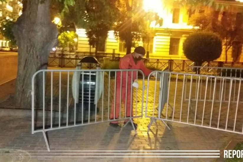 Bulvar və parkların çəpərləri sökülür - VİDEO