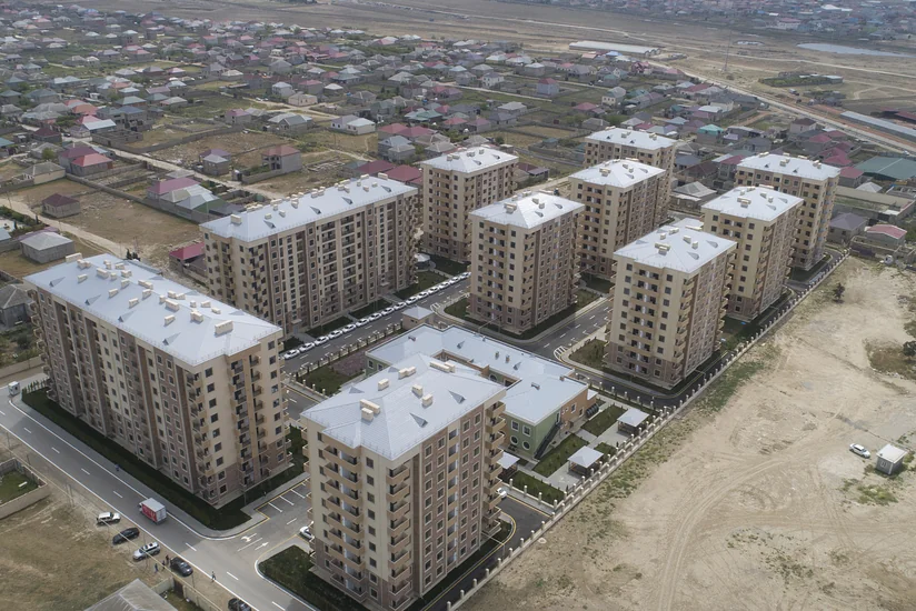 Президент и первая леди приняли участие в открытии нового жилого комплекса для семей шехидов и инвалидов войны