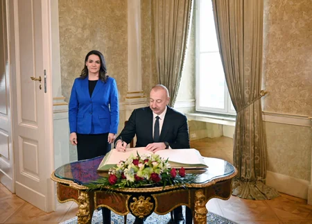 Prezident İlham Əliyevin Macarıstan lideri ilə təkbətək görüşü olub - YENİLƏNİB