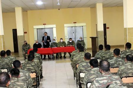 Hərbi qulluqçuların psixoloji sahədə maarifləndirilməsi üzrə tədbirlər keçirilib