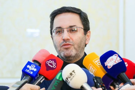 İranın Bakıdakı səfirliyində sabiq prezident Rəfsəncaninin ölümü ilə əlaqədar xatirə kitabı açılıb
