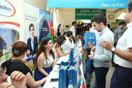 Əmək və Əhalinin Sosial Müdafiəsi Nazirliyi tələbə və məzunlar üçün aktiv məşğulluq tədbiri keçirib